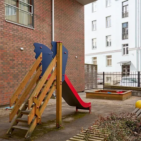 Stylish With Terrace, Parking And Ac Appartement *